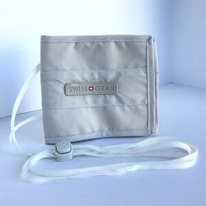 SWISSGEAR ID CARRIER OFFWHITE